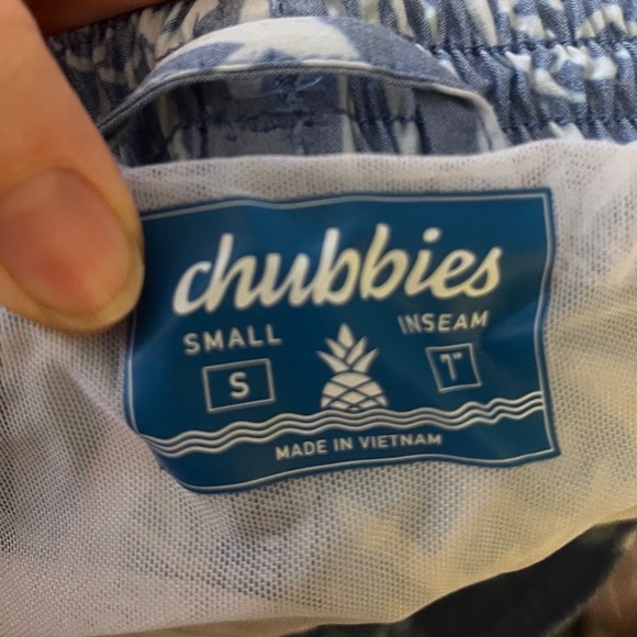 Chubbies Men's The Thighnapples Classic Swim Trunk Faded Blue Pineapple 7in- S - Picture 4 of 9